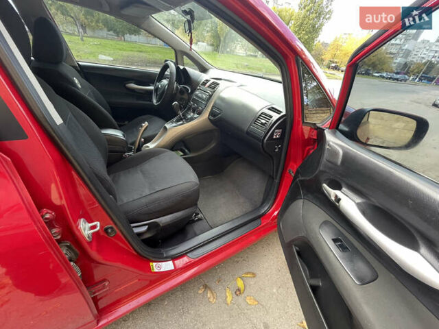Тойота Аурис 2007 в Николаеве на Automoto.ua Красный Тойота Аурис, объемом двигателя 1.6 л и пробегом 200 тыс. км за 6199 $, фото 13 на Automoto.ua