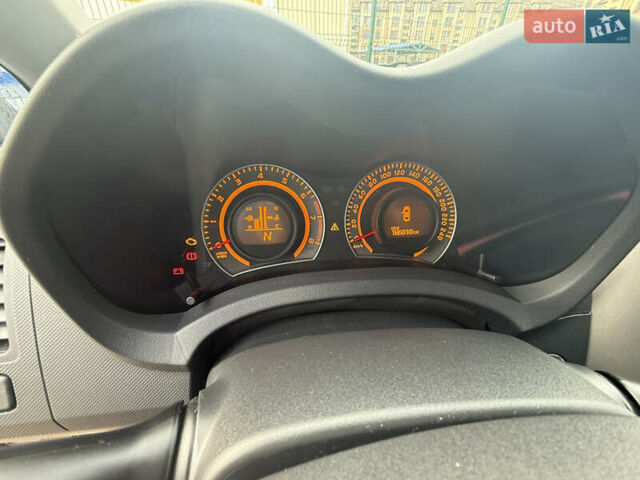 Красный Тойота Аурис, объемом двигателя 1.6 л и пробегом 186 тыс. км за 6900 $, фото 4 на Automoto.ua