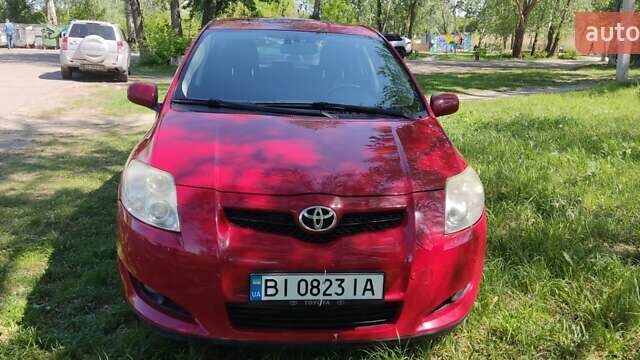 Красный Тойота Аурис, объемом двигателя 1.6 л и пробегом 155 тыс. км за 6900 $, фото 4 на Automoto.ua