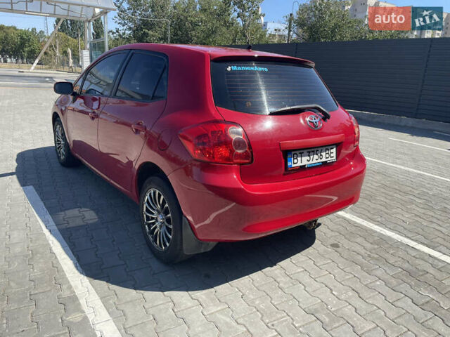 Червоний Тойота Ауріс, об'ємом двигуна 1.6 л та пробігом 200 тис. км за 6300 $, фото 2 на Automoto.ua