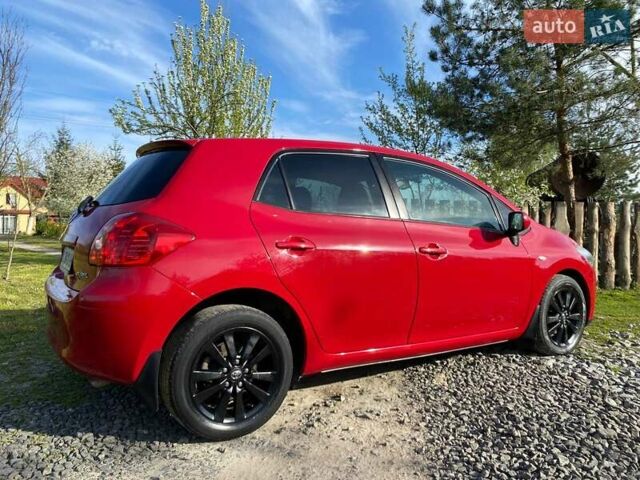 Красный Тойота Аурис, объемом двигателя 1.6 л и пробегом 213 тыс. км за 6400 $, фото 3 на Automoto.ua