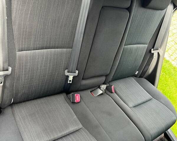 Красный Тойота Аурис, объемом двигателя 1.6 л и пробегом 213 тыс. км за 6400 $, фото 26 на Automoto.ua