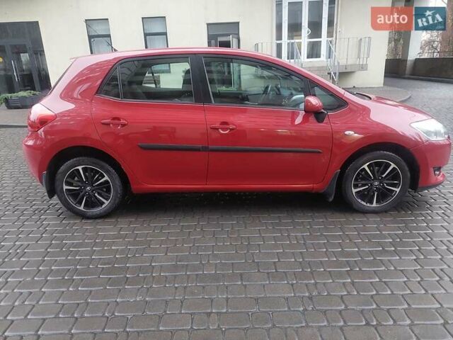 Красный Тойота Аурис, объемом двигателя 1.6 л и пробегом 134 тыс. км за 6999 $, фото 5 на Automoto.ua