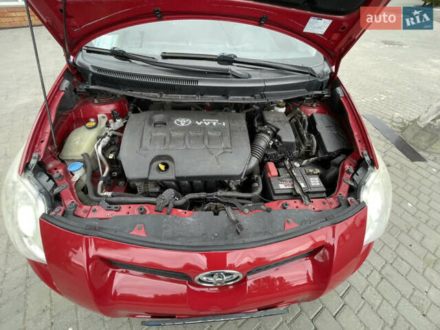 Червоний Тойота Ауріс, об'ємом двигуна 1.6 л та пробігом 200 тис. км за 6200 $, фото 18 на Automoto.ua