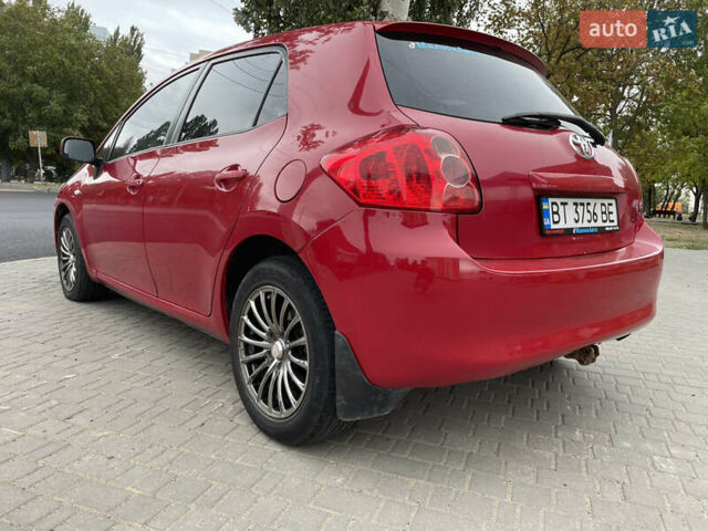 Красный Тойота Аурис, объемом двигателя 1.6 л и пробегом 200 тыс. км за 6300 $, фото 10 на Automoto.ua
