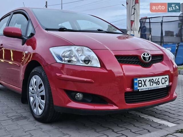 Красный Тойота Аурис, объемом двигателя 1.6 л и пробегом 134 тыс. км за 6800 $, фото 97 на Automoto.ua