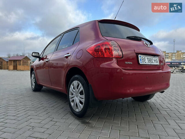 Красный Тойота Аурис, объемом двигателя 1.6 л и пробегом 193 тыс. км за 6855 $, фото 7 на Automoto.ua