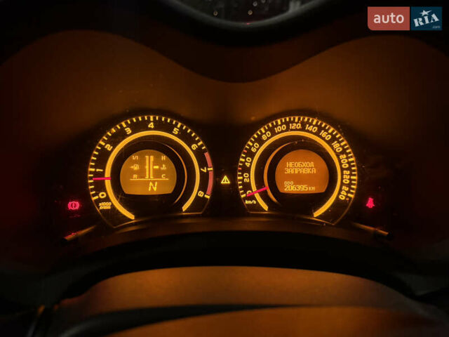 Красный Тойота Аурис, объемом двигателя 1.6 л и пробегом 206 тыс. км за 7150 $, фото 7 на Automoto.ua