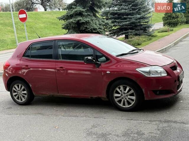 Красный Тойота Аурис, объемом двигателя 1.6 л и пробегом 200 тыс. км за 4500 $, фото 21 на Automoto.ua