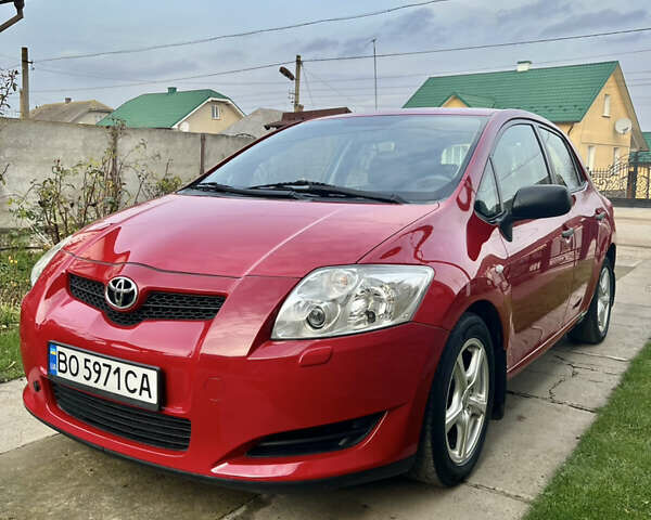 Червоний Тойота Ауріс, об'ємом двигуна 1.36 л та пробігом 229 тис. км за 6300 $, фото 2 на Automoto.ua
