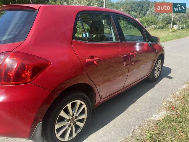 Красный Тойота Аурис, объемом двигателя 1.6 л и пробегом 182 тыс. км за 6200 $, фото 3 на Automoto.ua