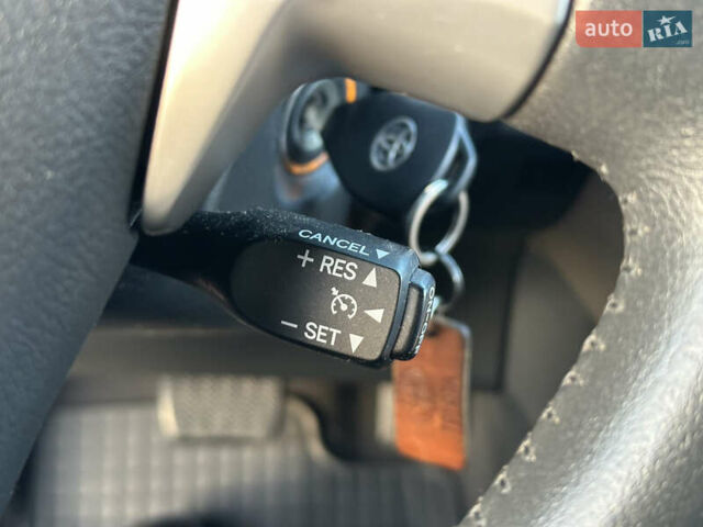 Червоний Тойота Ауріс, об'ємом двигуна 1.6 л та пробігом 85 тис. км за 8700 $, фото 60 на Automoto.ua