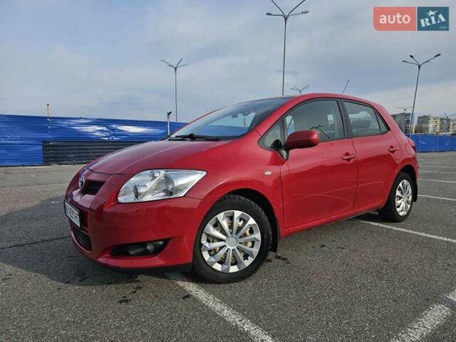 Червоний Тойота Ауріс, об'ємом двигуна 1.6 л та пробігом 142 тис. км за 6950 $, фото 2 на Automoto.ua