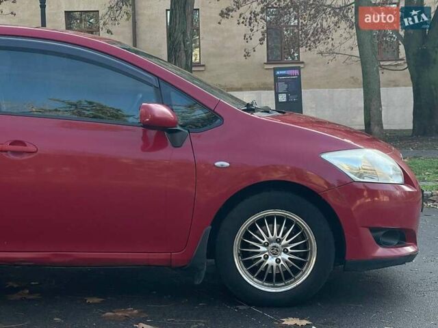 Красный Тойота Аурис, объемом двигателя 1.6 л и пробегом 402 тыс. км за 6499 $, фото 7 на Automoto.ua