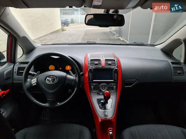 Красный Тойота Аурис, объемом двигателя 1.6 л и пробегом 202 тыс. км за 6800 $, фото 10 на Automoto.ua