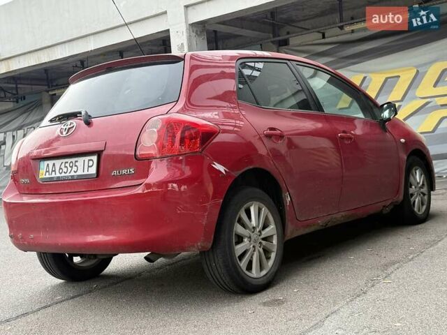 Красный Тойота Аурис, объемом двигателя 1.6 л и пробегом 200 тыс. км за 4500 $, фото 17 на Automoto.ua