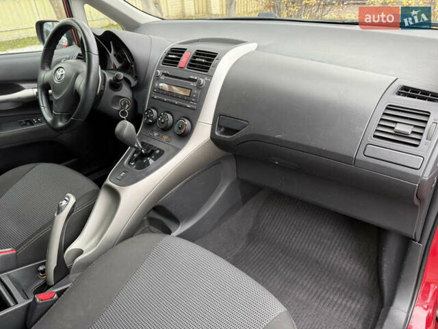 Красный Тойота Аурис, объемом двигателя 1.6 л и пробегом 181 тыс. км за 5950 $, фото 23 на Automoto.ua