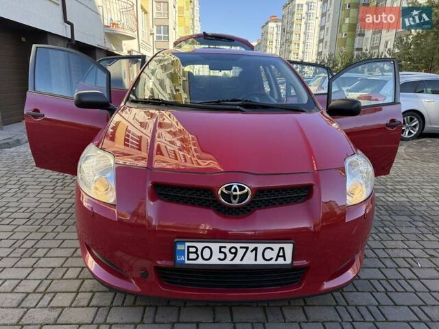 Червоний Тойота Ауріс, об'ємом двигуна 1.4 л та пробігом 220 тис. км за 7000 $, фото 43 на Automoto.ua