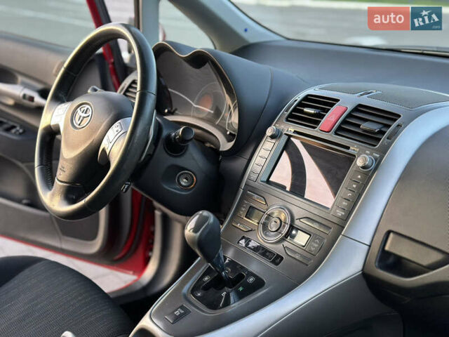 Червоний Тойота Ауріс, об'ємом двигуна 1.6 л та пробігом 85 тис. км за 8700 $, фото 46 на Automoto.ua