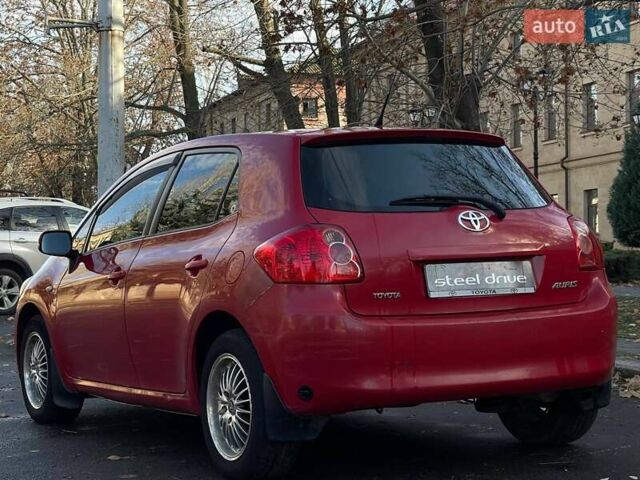 Красный Тойота Аурис, объемом двигателя 1.6 л и пробегом 402 тыс. км за 6499 $, фото 3 на Automoto.ua