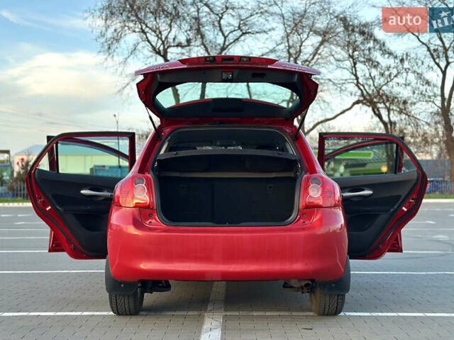 Червоний Тойота Ауріс, об'ємом двигуна 1.6 л та пробігом 85 тис. км за 8700 $, фото 27 на Automoto.ua