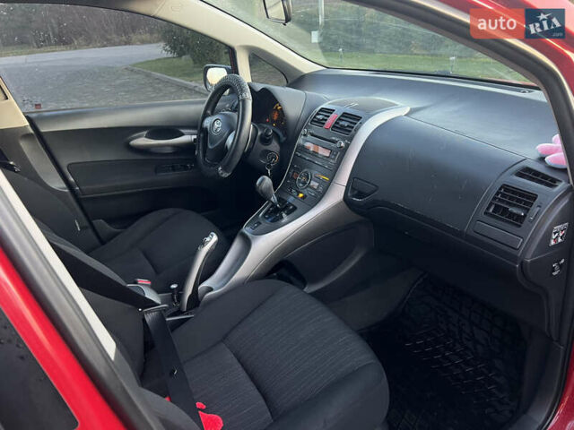 Червоний Тойота Ауріс, об'ємом двигуна 1.6 л та пробігом 192 тис. км за 5800 $, фото 6 на Automoto.ua