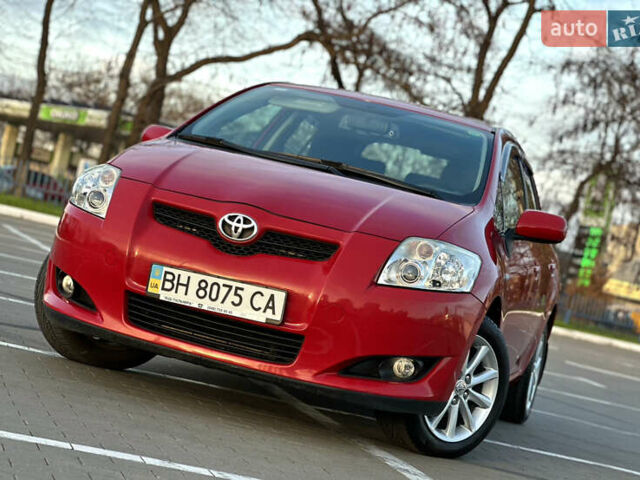 Червоний Тойота Ауріс, об'ємом двигуна 1.6 л та пробігом 85 тис. км за 8700 $, фото 6 на Automoto.ua
