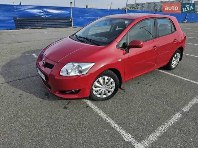 Червоний Тойота Ауріс, об'ємом двигуна 1.6 л та пробігом 142 тис. км за 6950 $, фото 5 на Automoto.ua