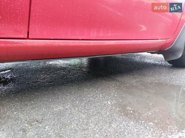 Червоний Тойота Ауріс, об'ємом двигуна 1.6 л та пробігом 243 тис. км за 6900 $, фото 7 на Automoto.ua
