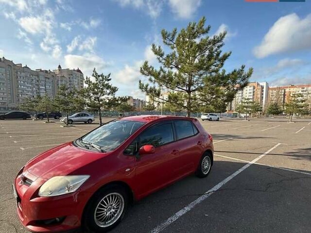 Красный Тойота Аурис, объемом двигателя 1.6 л и пробегом 399 тыс. км за 5700 $, фото 2 на Automoto.ua