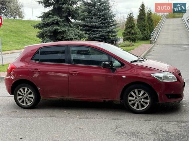 Красный Тойота Аурис, объемом двигателя 1.6 л и пробегом 200 тыс. км за 4500 $, фото 31 на Automoto.ua