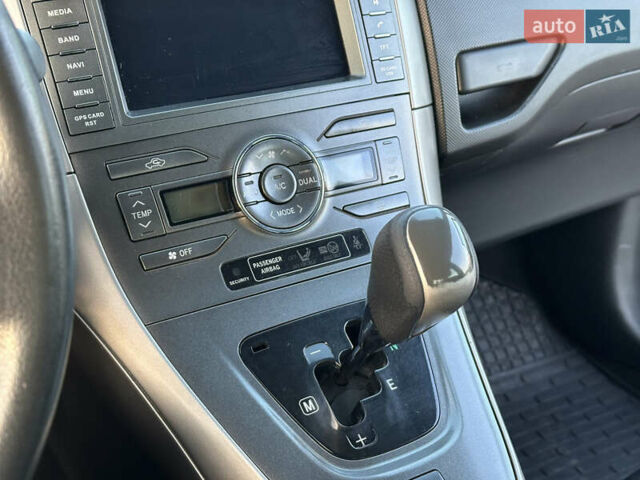 Червоний Тойота Ауріс, об'ємом двигуна 1.6 л та пробігом 85 тис. км за 8700 $, фото 64 на Automoto.ua