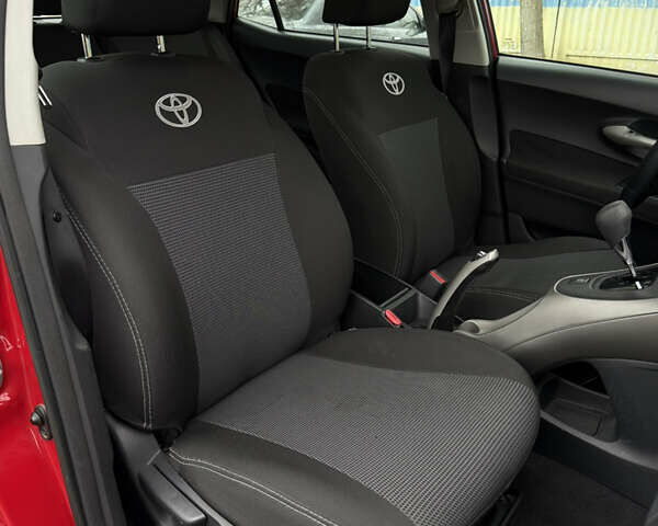 Красный Тойота Аурис, объемом двигателя 1.6 л и пробегом 181 тыс. км за 5950 $, фото 25 на Automoto.ua