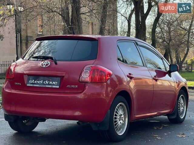 Красный Тойота Аурис, объемом двигателя 1.6 л и пробегом 402 тыс. км за 6499 $, фото 5 на Automoto.ua