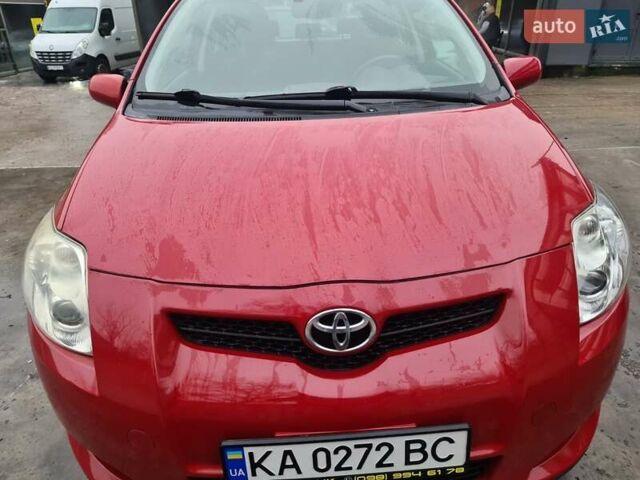 Красный Тойота Аурис, объемом двигателя 1.6 л и пробегом 202 тыс. км за 6800 $, фото 3 на Automoto.ua