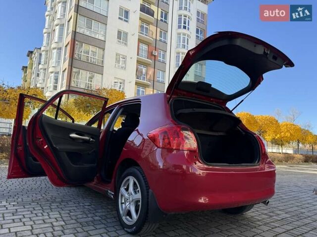 Червоний Тойота Ауріс, об'ємом двигуна 1.4 л та пробігом 220 тис. км за 7000 $, фото 38 на Automoto.ua