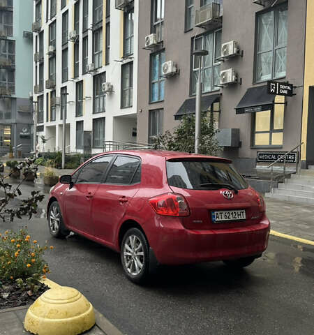 Красный Тойота Аурис, объемом двигателя 1.6 л и пробегом 190 тыс. км за 5999 $, фото 28 на Automoto.ua