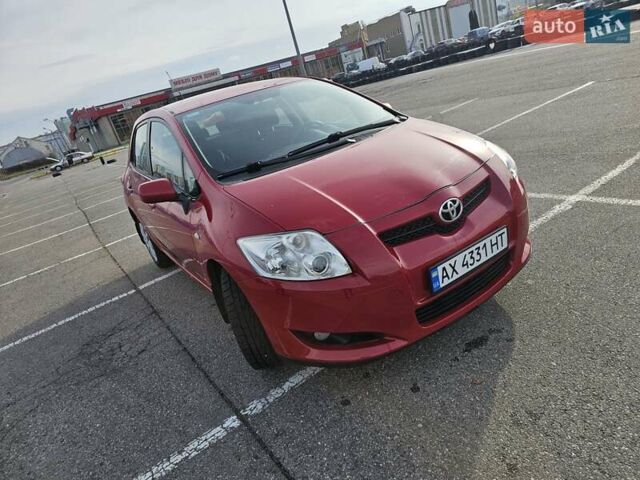 Червоний Тойота Ауріс, об'ємом двигуна 1.6 л та пробігом 142 тис. км за 6950 $, фото 6 на Automoto.ua