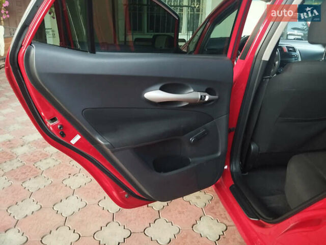 Красный Тойота Аурис, объемом двигателя 1.6 л и пробегом 112 тыс. км за 7200 $, фото 11 на Automoto.ua