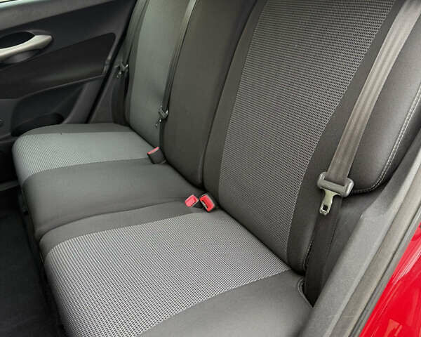 Красный Тойота Аурис, объемом двигателя 1.6 л и пробегом 181 тыс. км за 5950 $, фото 26 на Automoto.ua