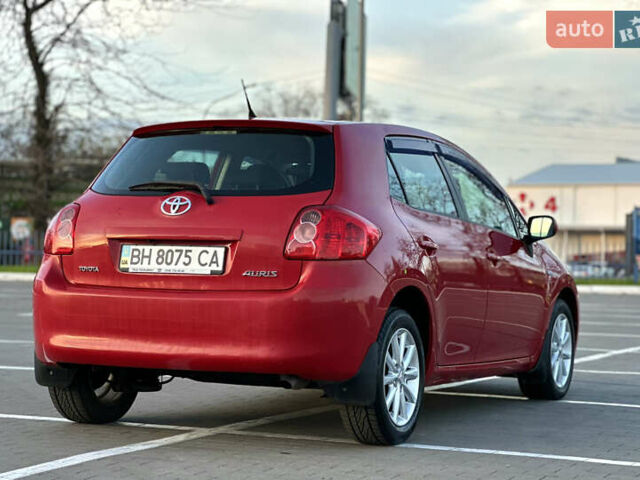 Червоний Тойота Ауріс, об'ємом двигуна 1.6 л та пробігом 85 тис. км за 8700 $, фото 23 на Automoto.ua