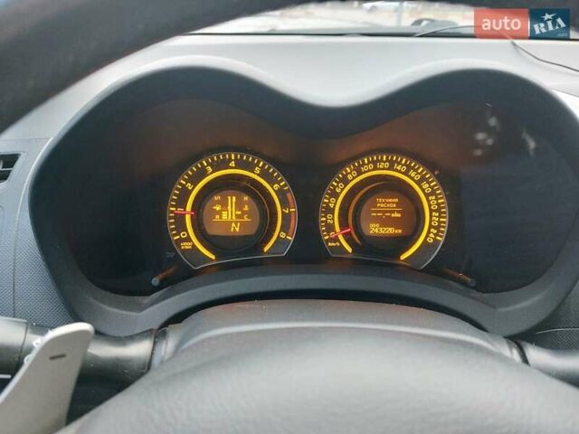 Червоний Тойота Ауріс, об'ємом двигуна 1.6 л та пробігом 243 тис. км за 6900 $, фото 17 на Automoto.ua