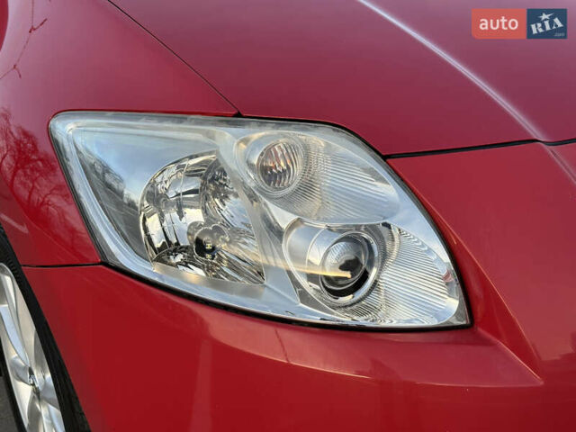 Червоний Тойота Ауріс, об'ємом двигуна 1.6 л та пробігом 85 тис. км за 8700 $, фото 14 на Automoto.ua
