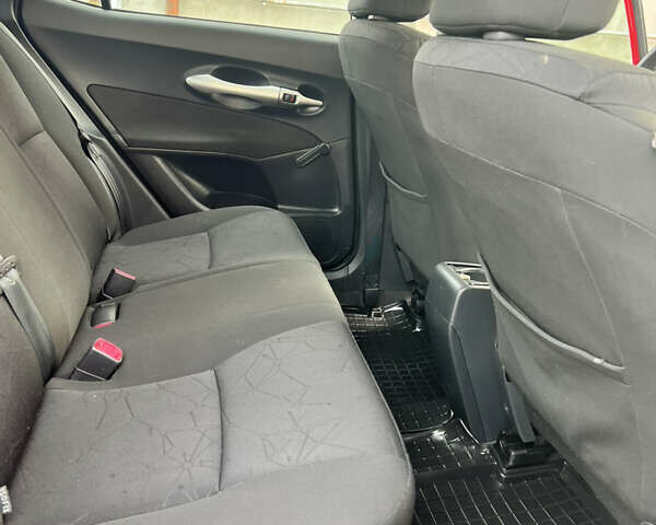 Червоний Тойота Ауріс, об'ємом двигуна 1.36 л та пробігом 229 тис. км за 6300 $, фото 25 на Automoto.ua