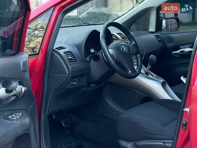 Красный Тойота Аурис, объемом двигателя 1.6 л и пробегом 402 тыс. км за 6499 $, фото 10 на Automoto.ua