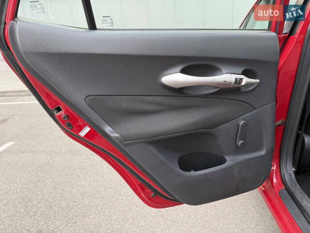 Красный Тойота Аурис, объемом двигателя 1.6 л и пробегом 181 тыс. км за 5950 $, фото 27 на Automoto.ua