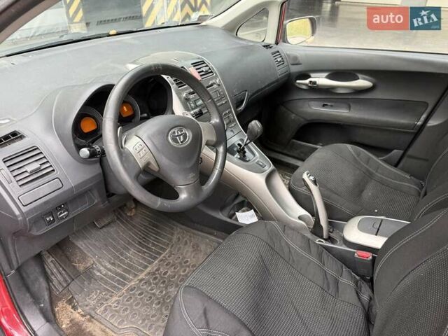 Красный Тойота Аурис, объемом двигателя 1.6 л и пробегом 200 тыс. км за 4500 $, фото 36 на Automoto.ua