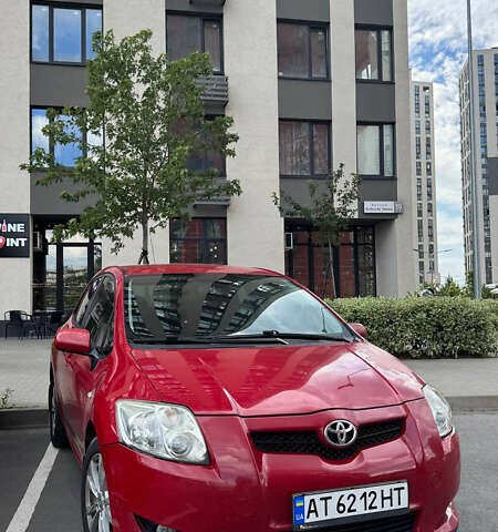 Красный Тойота Аурис, объемом двигателя 1.6 л и пробегом 189 тыс. км за 5800 $, фото 5 на Automoto.ua