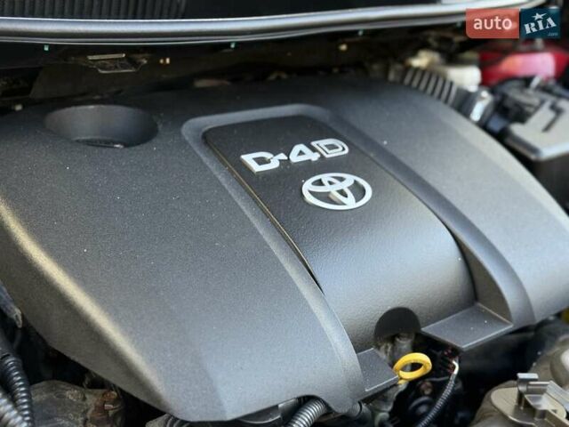 Червоний Тойота Ауріс, об'ємом двигуна 1.4 л та пробігом 220 тис. км за 7000 $, фото 50 на Automoto.ua