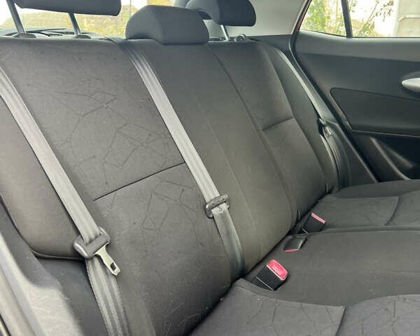 Червоний Тойота Ауріс, об'ємом двигуна 1.36 л та пробігом 229 тис. км за 6300 $, фото 26 на Automoto.ua